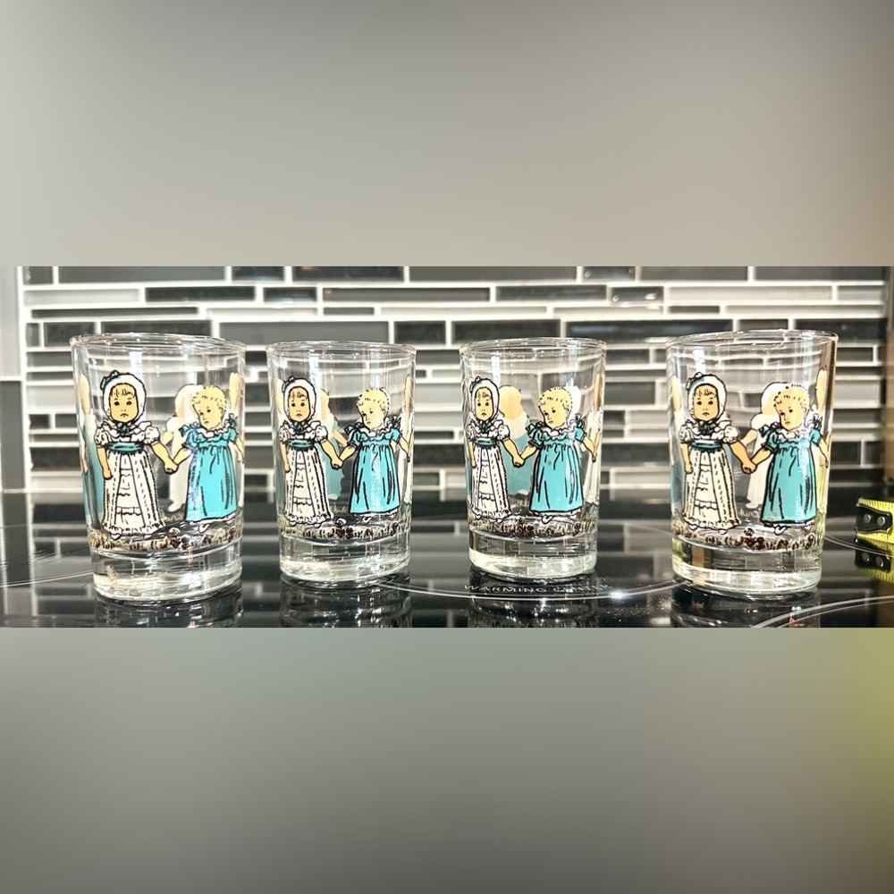 Vintage Holly Hobbie cups, Girl with bonnet, Prairie Kitchen, set of 4, 4oz